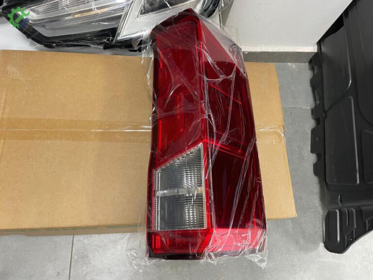 Volkswagen Crafter Sağ Stop çıkma parça