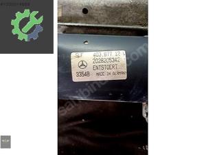 202 kasa mercedes silgeç motoru 2028205342