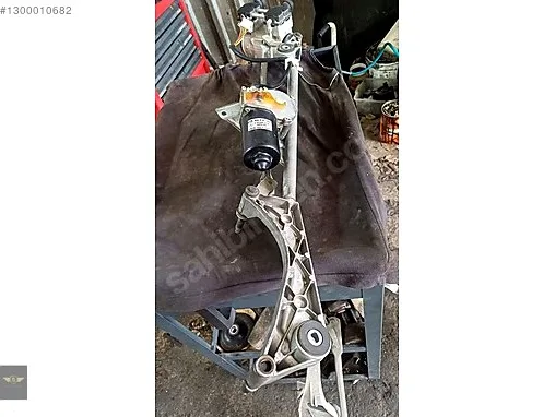 Mercedes-Benz CLA Silecek Mekanizması çıkma parça