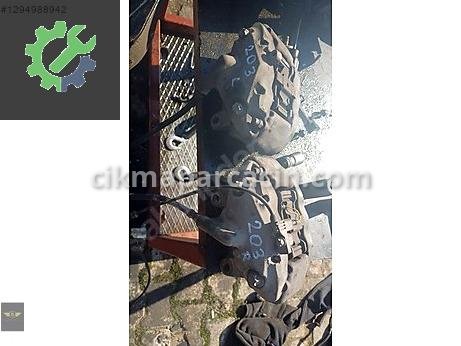 Mercedes-Benz CLA Ön Kaliper çıkma parça
