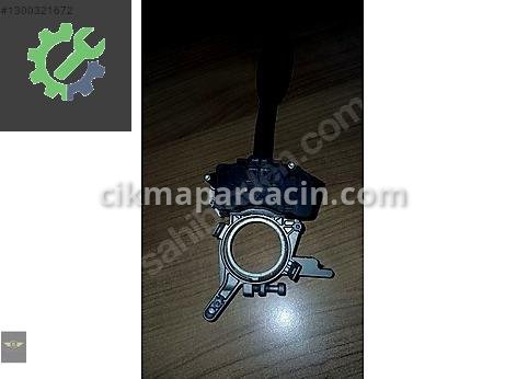 Mercedes-Benz CLA Sinyal Kolu çıkma parça