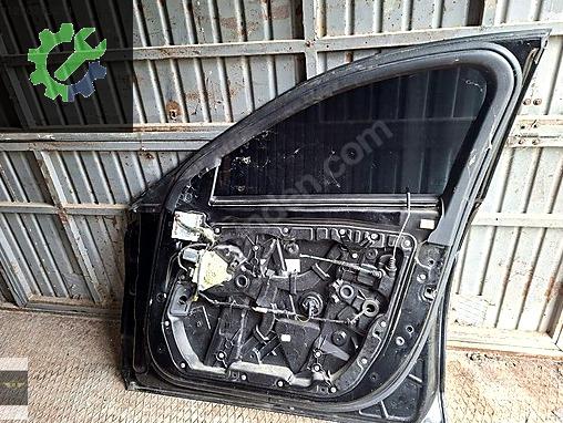 205 kasa Mercedes c class sağ ön siyah kapı
