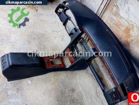 Mercedes-Benz E Serisi Göğüs çıkma parça