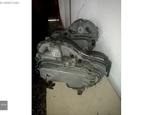 210 kasa Mercedes orijinal 2 ön far hella marka