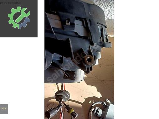 210 kasa Mercedes sağ ön zenonsuz far