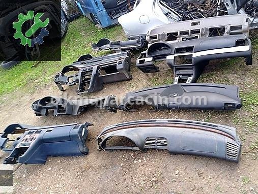 Mercedes-Benz EQA Torpido çıkma parça