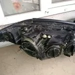 221 kasa Mercedes ön Zenon far