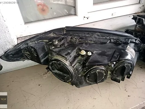 221 kasa Mercedes ön Zenon far