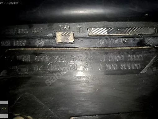 221 kasa Mercedes ön Zenon far