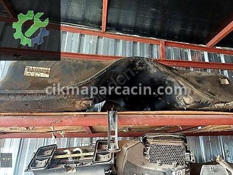 Mercedes-Benz SL Yakıt Deposu çıkma parça