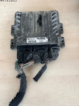 Renault Fluence Motor Beyni 237100777R çıkma parça
