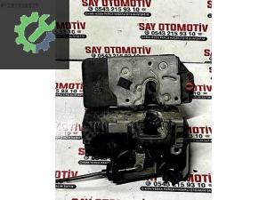 24414133 24444016 OPEL ASTRA G ARKA SAĞ ÖN SAĞ KAPI KİLİDİ