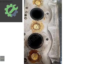 271 mercedes motor silindir kapaği