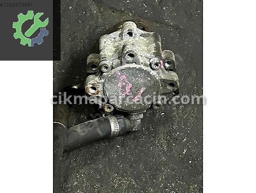 Volkswagen Transporter Direksiyon Pompası 2D0422155 çıkma parça