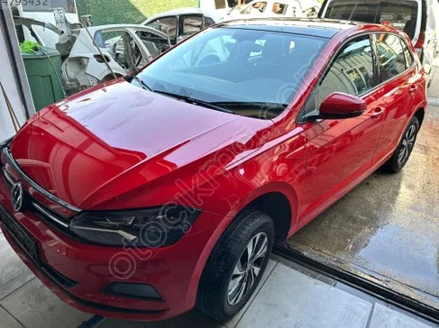 Volkswagen Polo Sol Ön Çamurluk çıkma parça