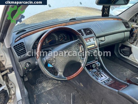 Mercedes-Benz C Serisi Torpido çıkma parça