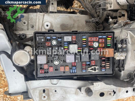 Opel Insignia Sigorta Kutusu çıkma parça