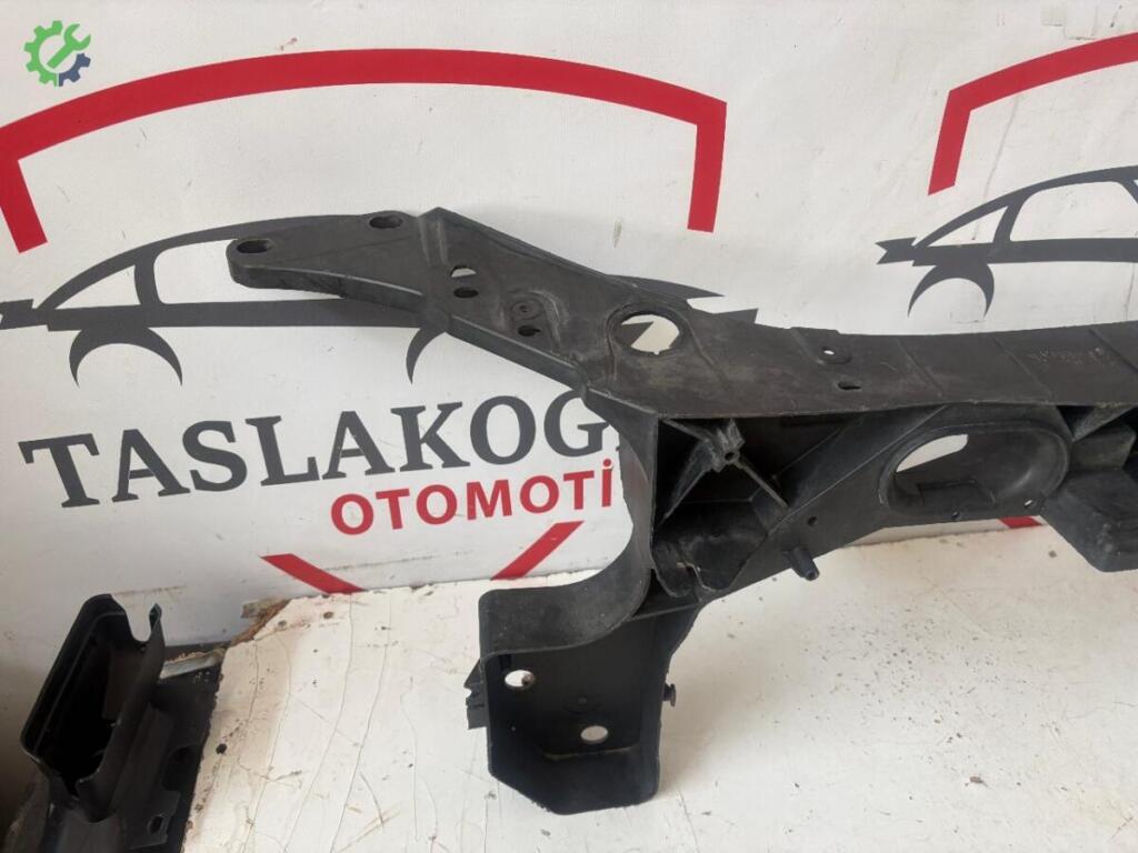 Renault Clio Ön Panel çıkma parça