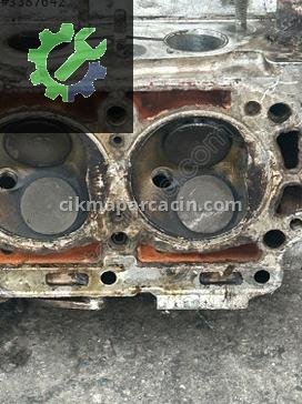 Mercedes-Benz 240 Silindir Kapak çıkma parça