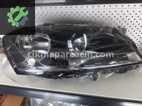 Volkswagen Passat Sağ Ön Far çıkma parça