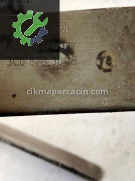Volkswagen Passat Kaput Menteşesi 3C0823301E çıkma parça