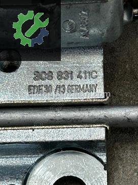 Volkswagen Passat Kapı Menteşesi 3C8883411C çıkma parça