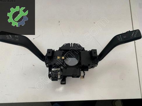 Volkswagen Passat Silecek Kolu çıkma parça