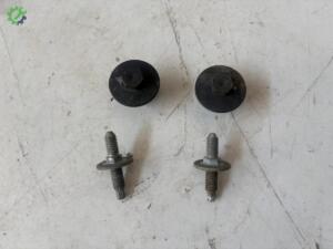 RENAULT CLİO 3 ÖN PANEL CIVATA