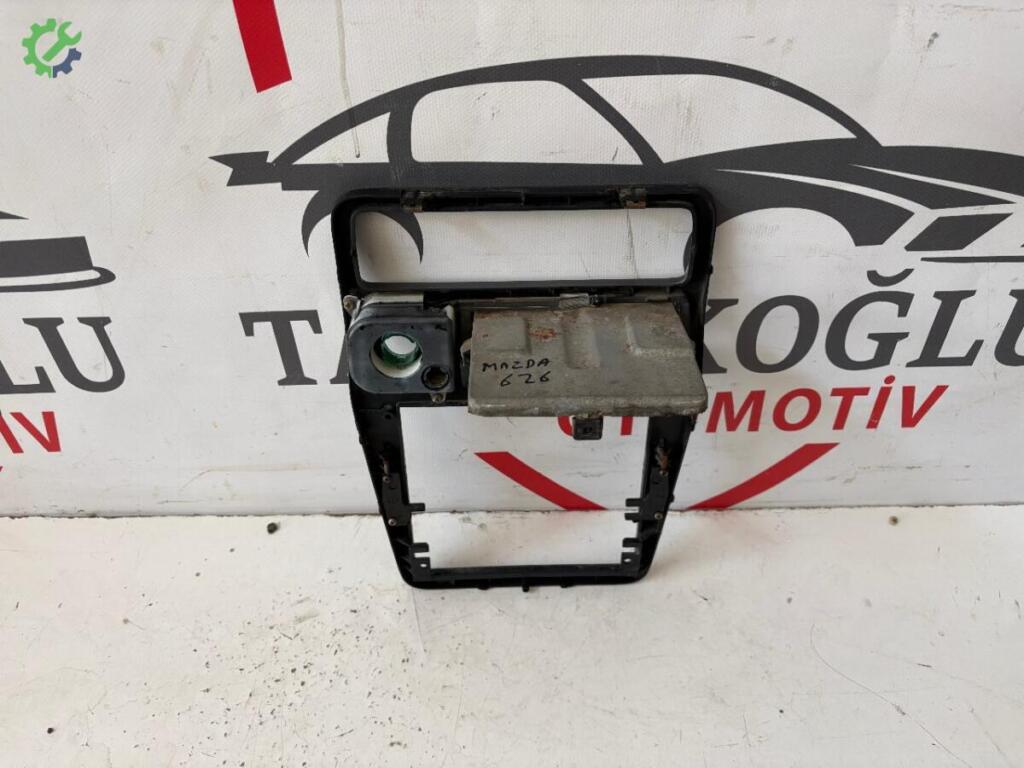 Mazda 626 Torpido çıkma parça