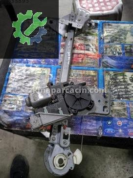 Peugeot 307 Sağ Arka Cam Krikosu 400585R çıkma parça