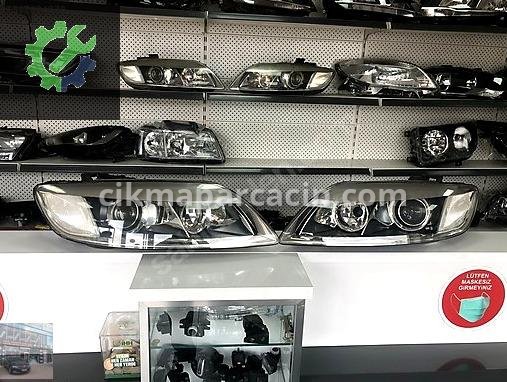 Audi Q7 Sol Ön Far 4L0941029 çıkma parça