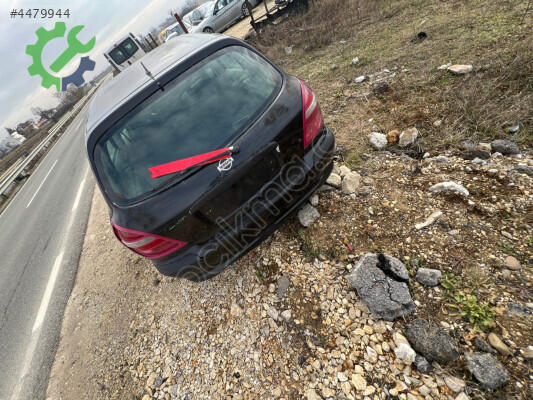 Nissan Almera Torpido çıkma parça
