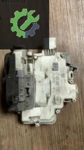 4F0839015 audi a4 sol arka kapı kilidi