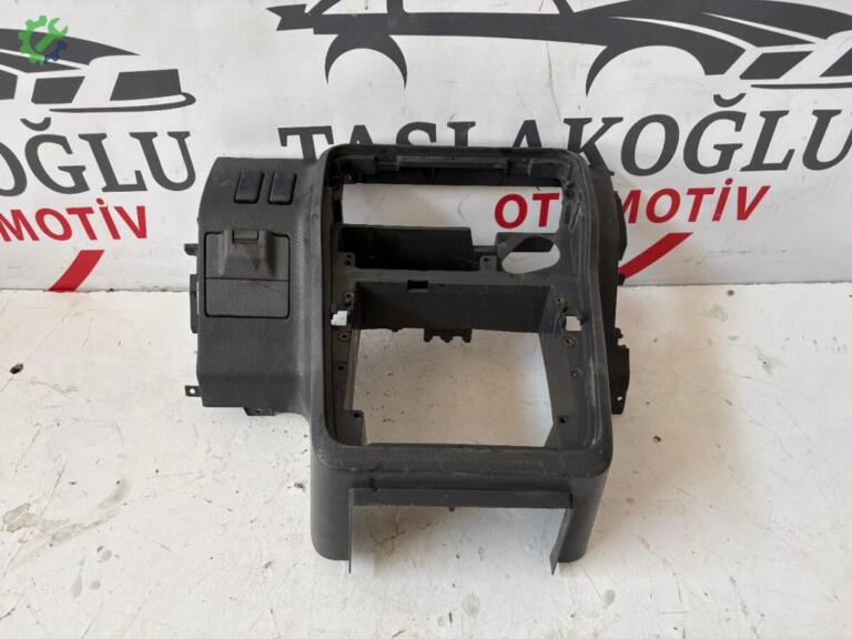 Mazda 626 Torpido çıkma parça
