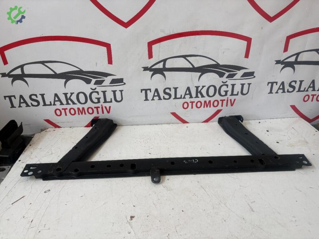 Renault Clio Radyatör Traversi çıkma parça