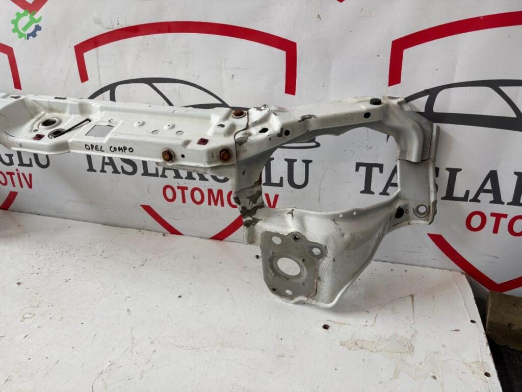 Opel Campo Panel / Travers çıkma parça