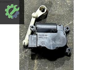 52410492R05 CARAVELLA AMAROK 7H KALORİFER KLİMA YON FLAP MOTORU