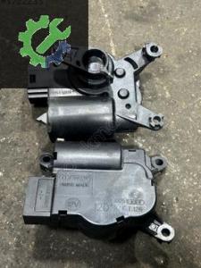 5241183R06 TRANSPORTER CARAVELLA KALORİFER YÖN MOTORU SAG SOL