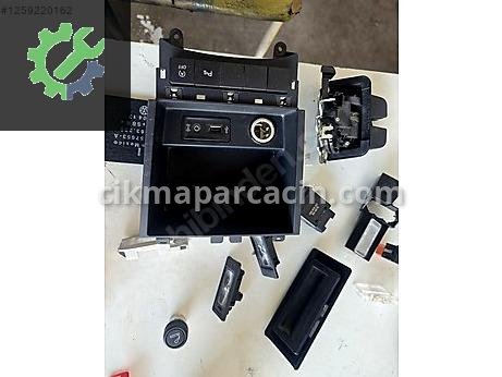 Volkswagen Jetta Konsol çıkma parça