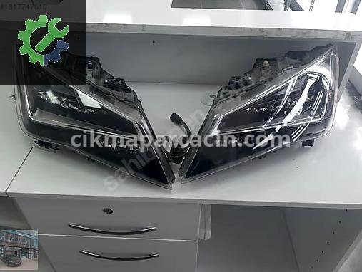 Seat Leon Sağ Ön Far 5F1941006C çıkma parça