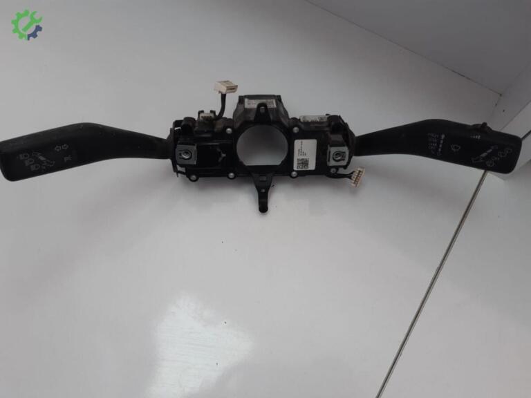 Volkswagen Caddy Silecek Kolu çıkma parça