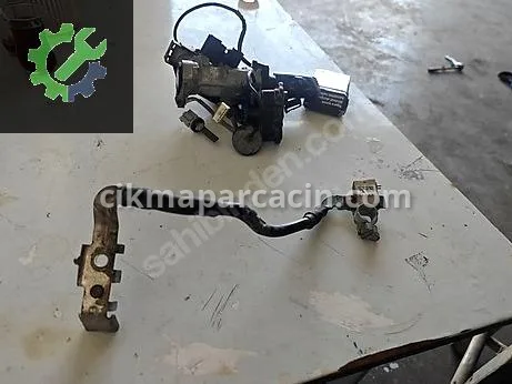Volkswagen Golf Akü Kutup Başı çıkma parça