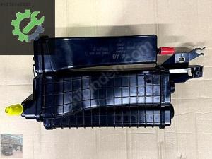 5WA201801 Volkswagen Golf 8 Karbon Kutusu (2020/2026)