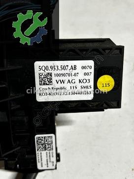 Skoda Octavia Sinyal Kolu 5Q0953507AB çıkma parça