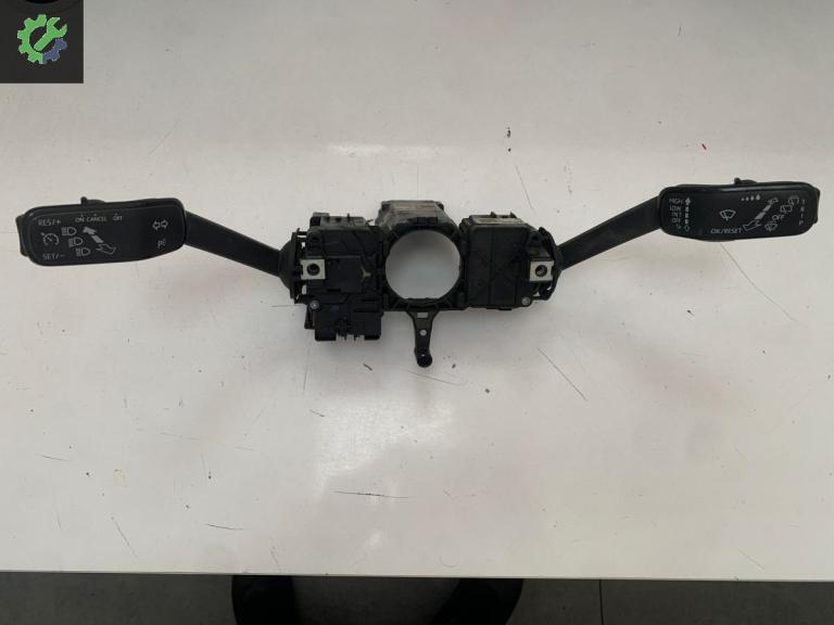Volkswagen Polo Silecek Kolu çıkma parça