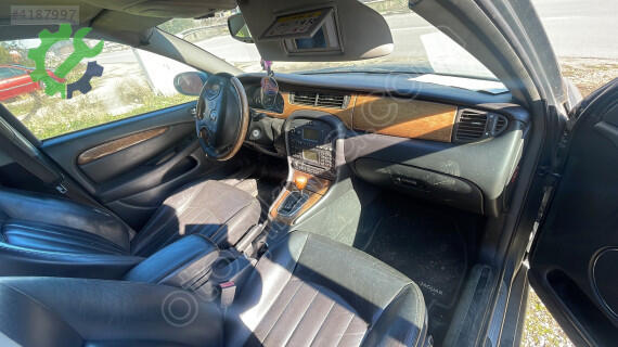 Jaguar X-Type Torpido çıkma parça