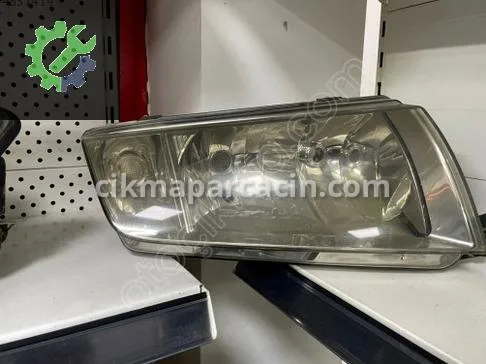Skoda Fabia Sağ Ön Far çıkma parça