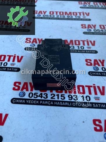 Volkswagen Transporter Flaşör Düğmesi 703953235 çıkma parça