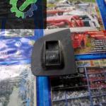 735402417 Doblo sağ cam açma düğmesi ve plastik yatağı