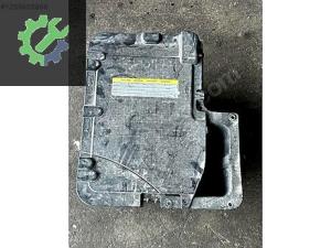 7C0801283 7C0907300 CRAFTER MAN TGE AKÜ TASİYİCİ ALT ÜST KAPAK